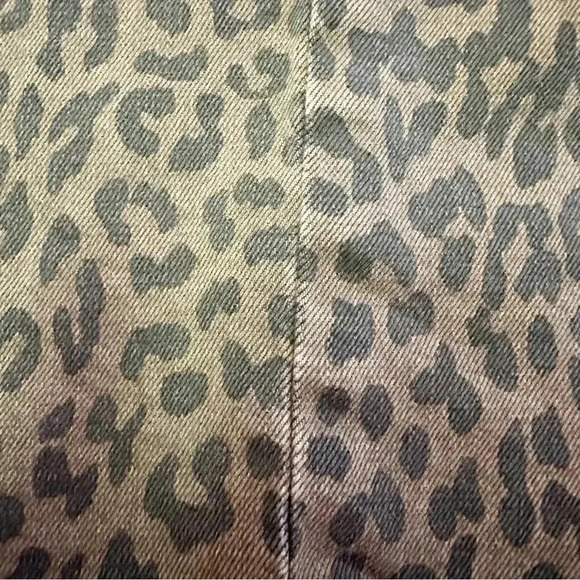 Pistola• Cheetah print raw hem mini skirt size medium - Picture 7 of 10